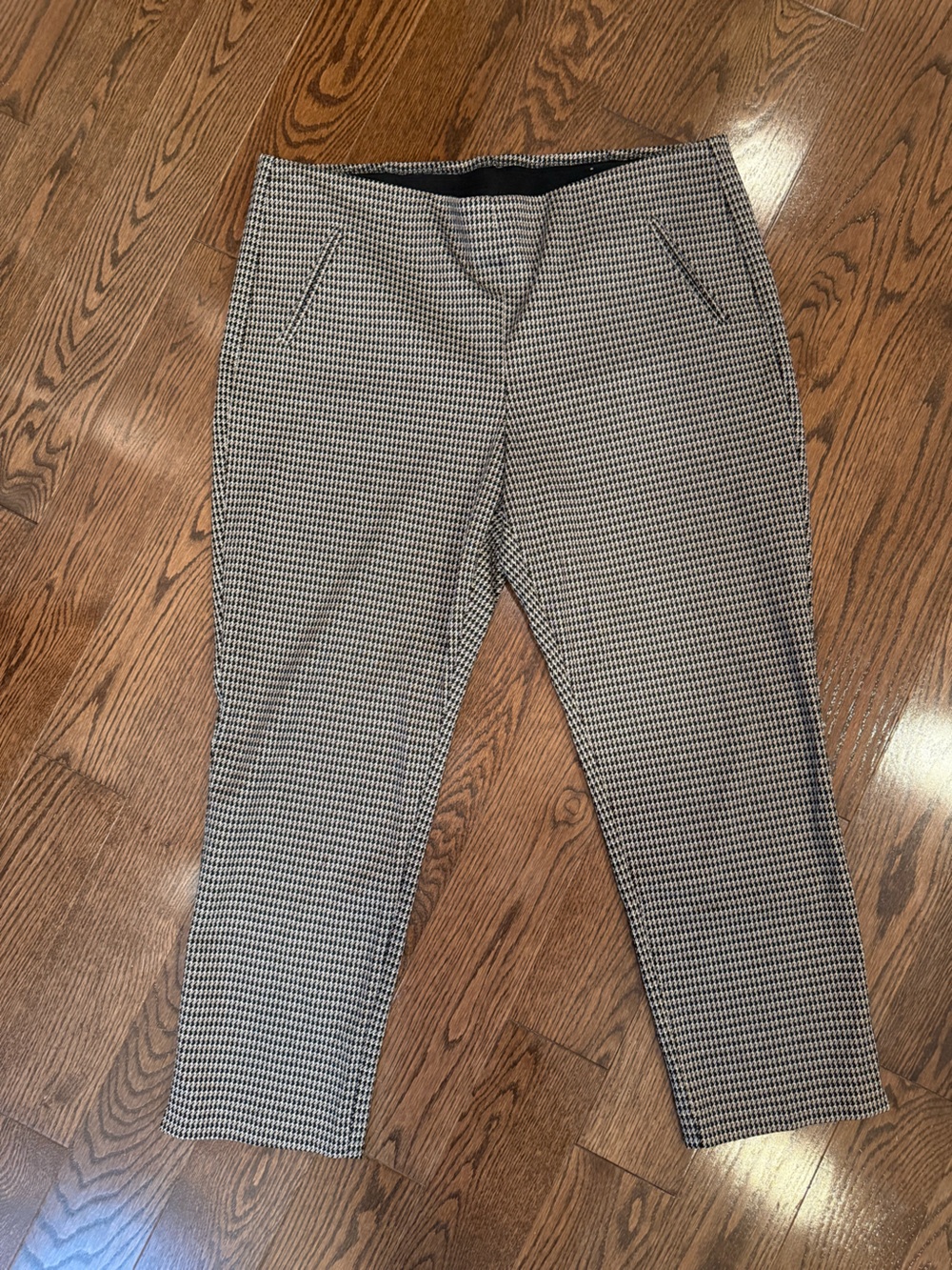 Chico's Brigitte So Slimming Ponte Knit Pull-On Ankle Pants